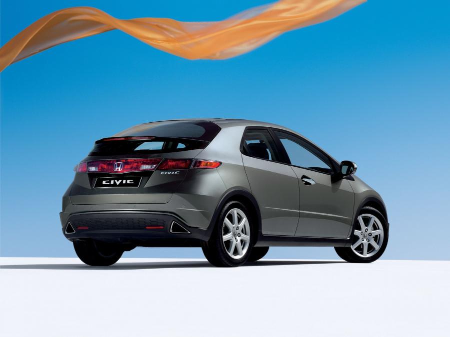  Honda Civic 2006 года  (фото 2 из 32)